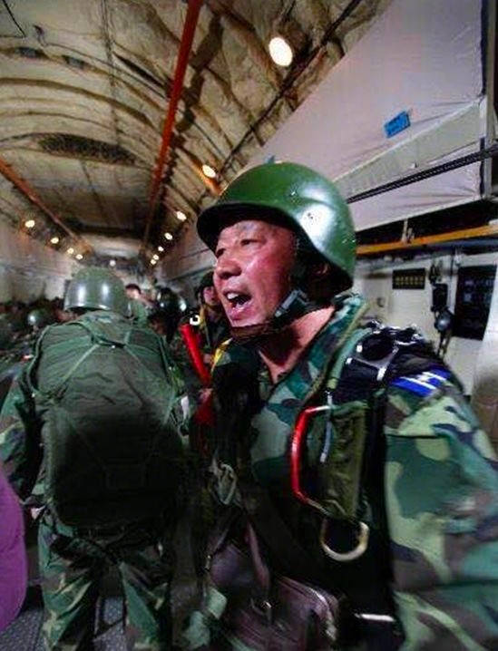 “我们老家伙先上!”现实比《流浪地球2》里更燃 “我们老家伙先上!”现实比《流浪地球2》里更燃