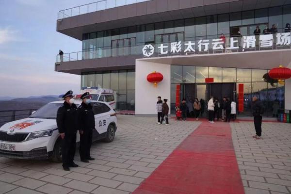 除夕夜，70岁老人离家出走，30多名民警跨年苦寻4小时