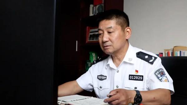 《狂飙》安欣原型之一是济南民警，他的故事比电视剧更惊心动魄