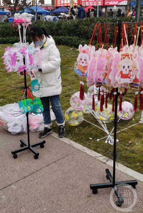 四川一名小学生春节摆摊半月赚万元，总结出三条“生意经”