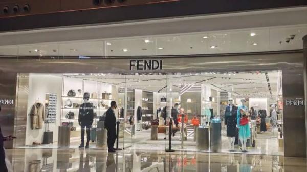涨价？售罄！这一奢侈品店大排长龙
