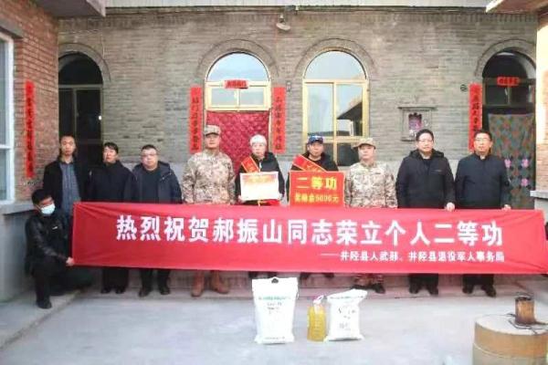 不愧是山东舰，给官兵们送喜报都这么隆重