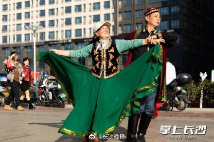 长沙人晒太阳姿势图鉴