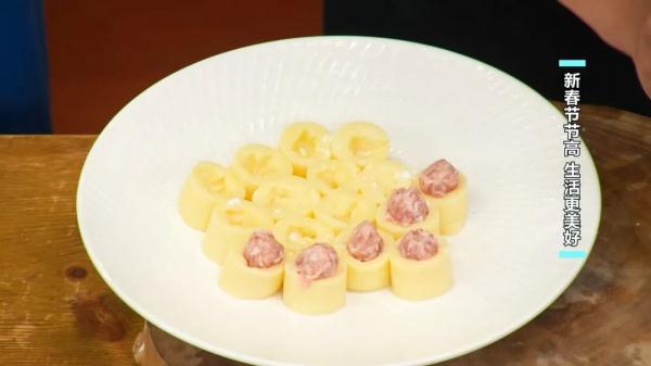 油焖春笋 炸年糕 竹节虾 正月里怎么都得来一口节节高好彩头!! 油焖春笋 炸年糕 竹节虾 正月里怎么都得来一口节节高好彩头!!