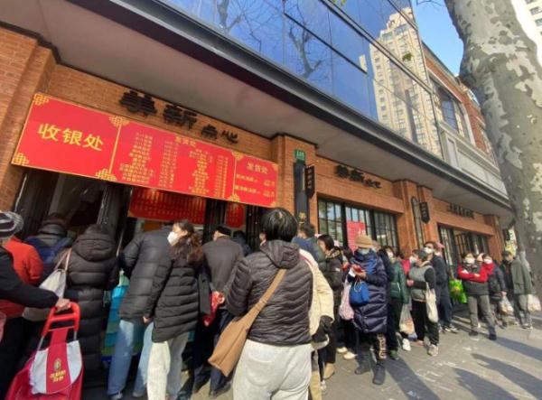 上海阿姨爷叔近期在买啥?这里一天能卖出6万只,有人一买就是20盒…… 上海阿姨爷叔近期在买啥?这里一天能卖出6万只,有人一买就是20盒……