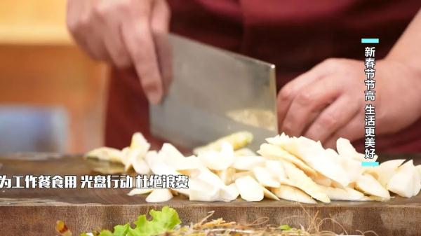 油焖春笋 炸年糕 竹节虾 正月里怎么都得来一口节节高好彩头!! 油焖春笋 炸年糕 竹节虾 正月里怎么都得来一口节节高好彩头!!