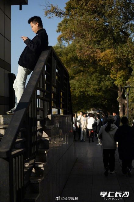 长沙人晒太阳姿势图鉴