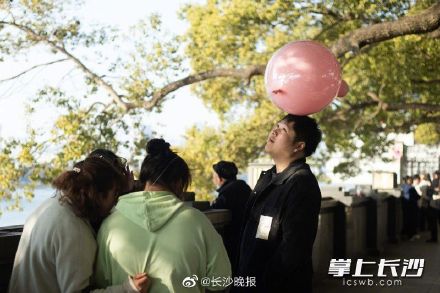 长沙人晒太阳姿势图鉴