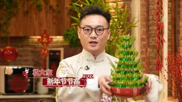 油焖春笋 炸年糕 竹节虾 正月里怎么都得来一口节节高好彩头!! 油焖春笋 炸年糕 竹节虾 正月里怎么都得来一口节节高好彩头!!