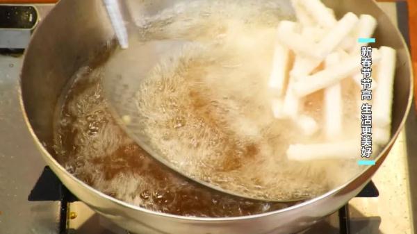 油焖春笋 炸年糕 竹节虾 正月里怎么都得来一口节节高好彩头!! 油焖春笋 炸年糕 竹节虾 正月里怎么都得来一口节节高好彩头!!