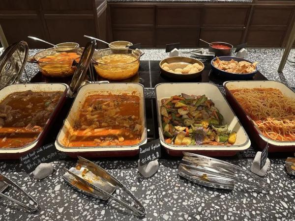 这样浪费食物，不该！