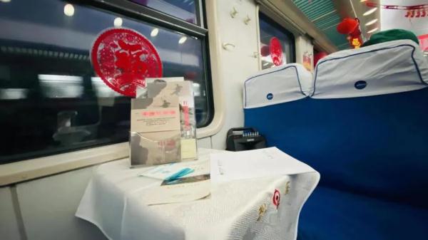 这趟车,每逢周末“朝发夕归” 这趟车,每逢周末“朝发夕归”