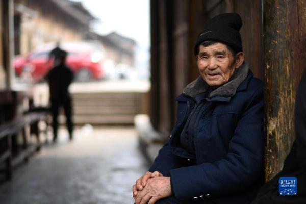 贵州黄平：旧州古镇引游人