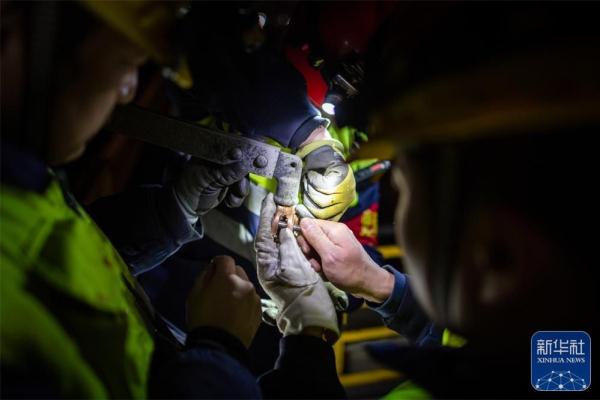 守护春运的高铁接触网检修工