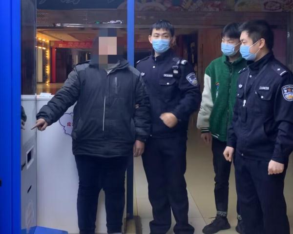 男子偷2万多元刮刮乐，中了9000元！民警：还好你手气差
