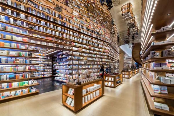 上海又一知名书店闭门“打烊”?不少顾客会员卡里还有钱…… 上海又一知名书店闭门“打烊”?不少顾客会员卡里还有钱……