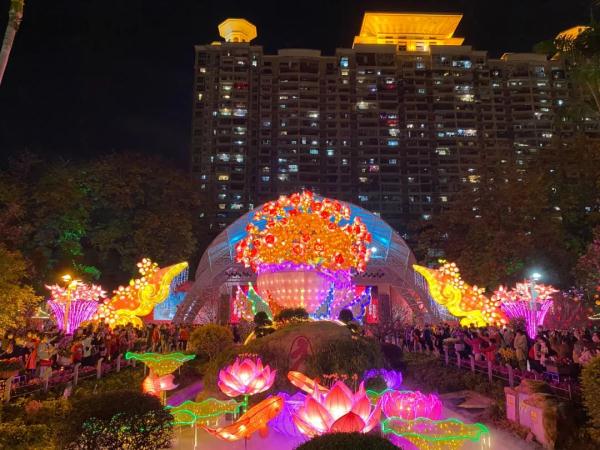 正式亮灯!在广州过元宵,也太浪漫了吧→ 正式亮灯!在广州过元宵,也太浪漫了吧→