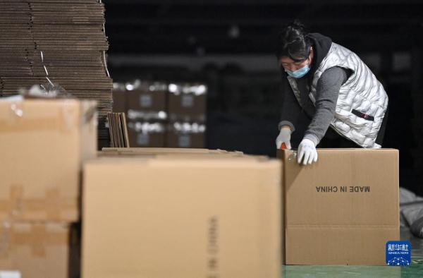 小镇企业新春赶制海外订单
