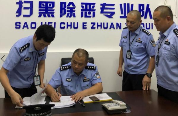 《狂飙》大结局！还记得这个“名场面”吗？现实中也有！