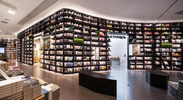 上海又一知名书店闭门“打烊”?不少顾客会员卡里还有钱…… 上海又一知名书店闭门“打烊”?不少顾客会员卡里还有钱……