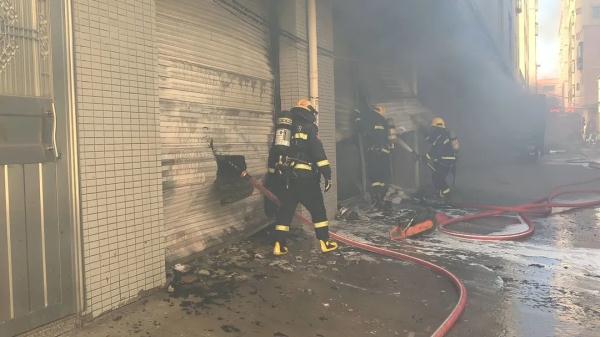 一厂房复工燃放“开门炮”，不料引发火灾！