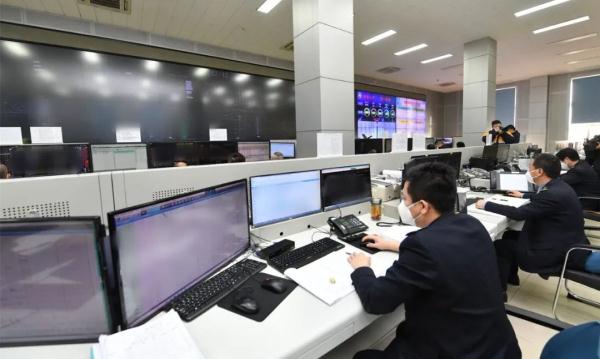 在华北最大的货车编组站，调度指挥中心怎样忙春运？