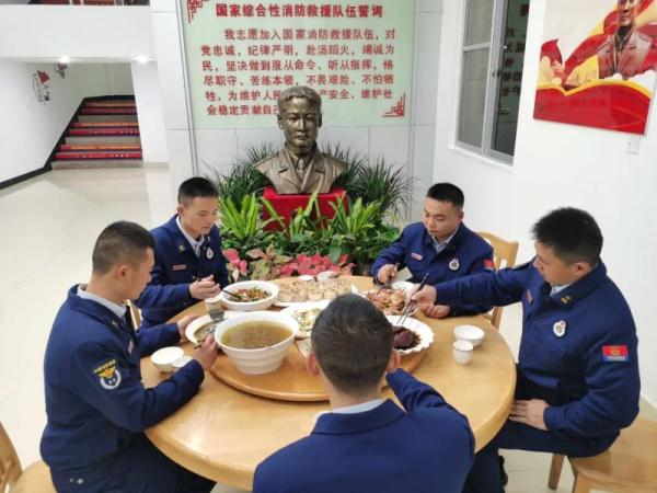 郑忠华消防救援站：用“敬业福”守护群众“平安福”