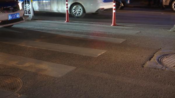 贵阳闹市区，车辆拥堵超百米！造堵原因竟是……