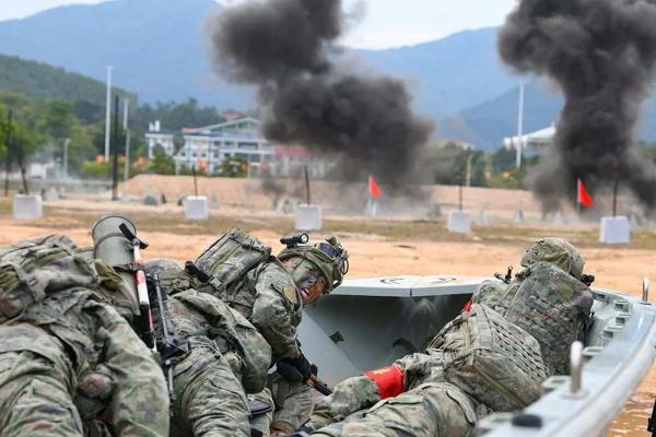 硬核！用练兵打开春天