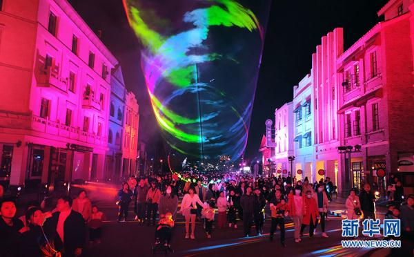 “焰遇”贵阳天河潭 烟花秀从初一“燃”到元宵