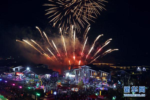 “焰遇”贵阳天河潭 烟花秀从初一“燃”到元宵