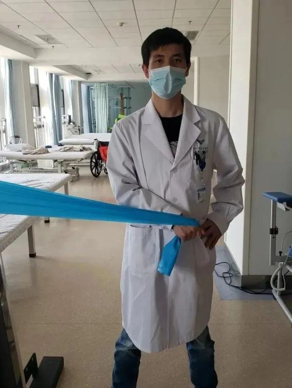 《狂飙》里安欣的肩啥情况？医生解读