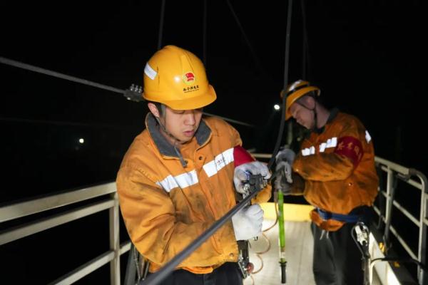 “银龙少年”，凌晨出发！