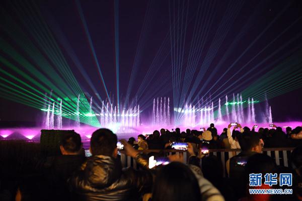 “焰遇”贵阳天河潭 烟花秀从初一“燃”到元宵