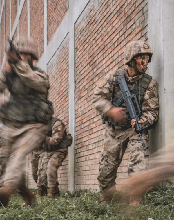 硬核！用练兵打开春天