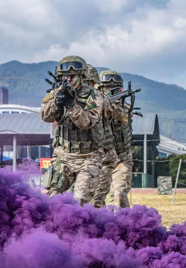 硬核！用练兵打开春天