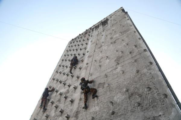 武警贵阳支队组织强化训练锤炼过硬本领 武警贵阳支队组织强化训练锤炼过硬本领
