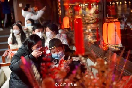 四川千灯胜景闹元宵