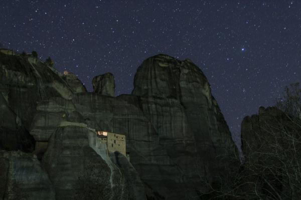 星空下的希腊“空中修道院” 星空下的希腊“空中修道院”