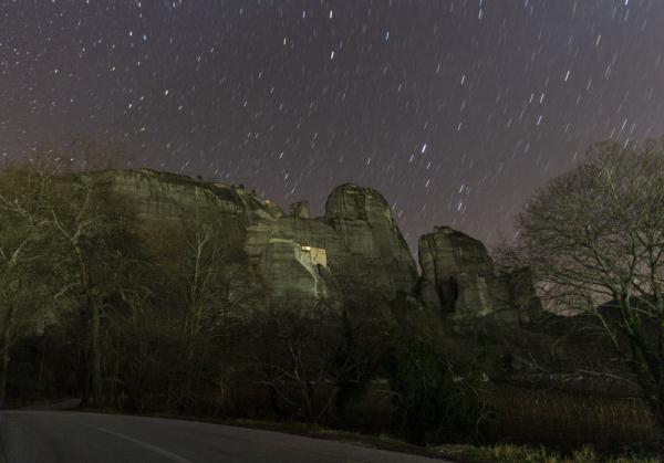 星空下的希腊“空中修道院” 星空下的希腊“空中修道院”