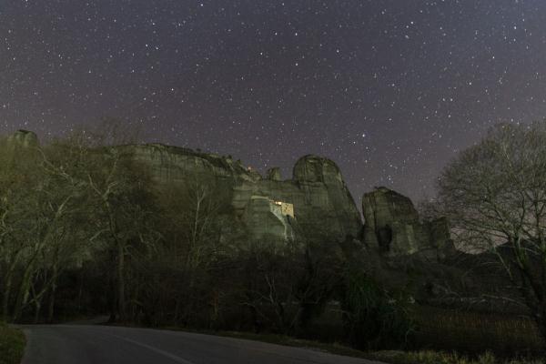 星空下的希腊“空中修道院” 星空下的希腊“空中修道院”