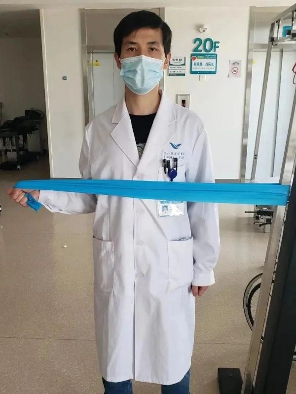 《狂飙》里安欣的肩啥情况？医生解读