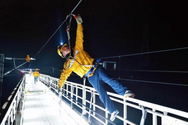 “银龙少年”，凌晨出发！