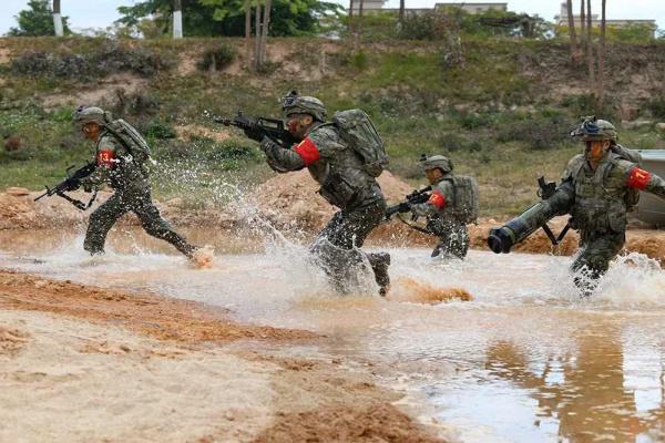 硬核！用练兵打开春天