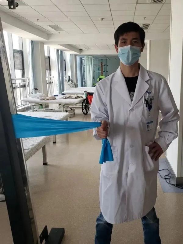 《狂飙》里安欣的肩啥情况？医生解读