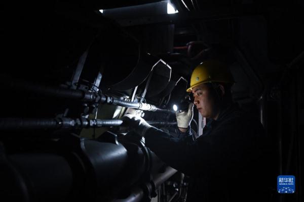 “95后”机车工长的首次春运“大考” “95后”机车工长的首次春运“大考”