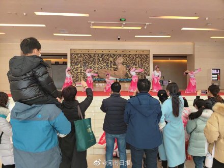 许昌博物馆上演汉代乐舞百戏 许昌博物馆上演汉代乐舞百戏