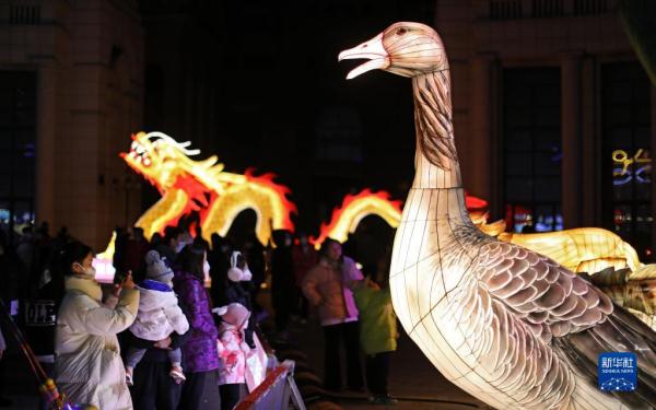 百年辽河老街璀璨花灯迎元宵 百年辽河老街璀璨花灯迎元宵