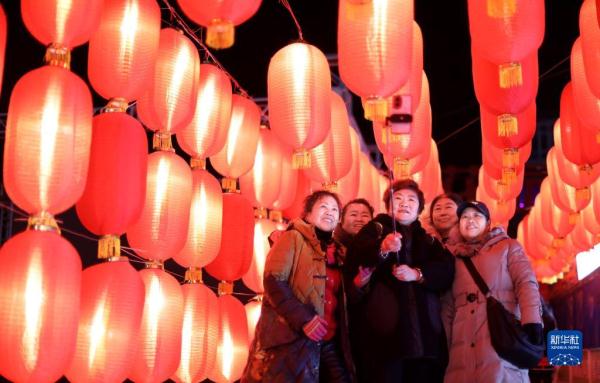 百年辽河老街璀璨花灯迎元宵 百年辽河老街璀璨花灯迎元宵