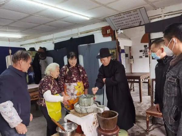 上海人都怎么过元宵?“汤团”和“汤圆”你分得清伐? 上海人都怎么过元宵?“汤团”和“汤圆”你分得清伐?